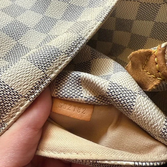 Louis Vuitton Damien Azur Totally MM WITH Dust Bag - Picture 14 of 16